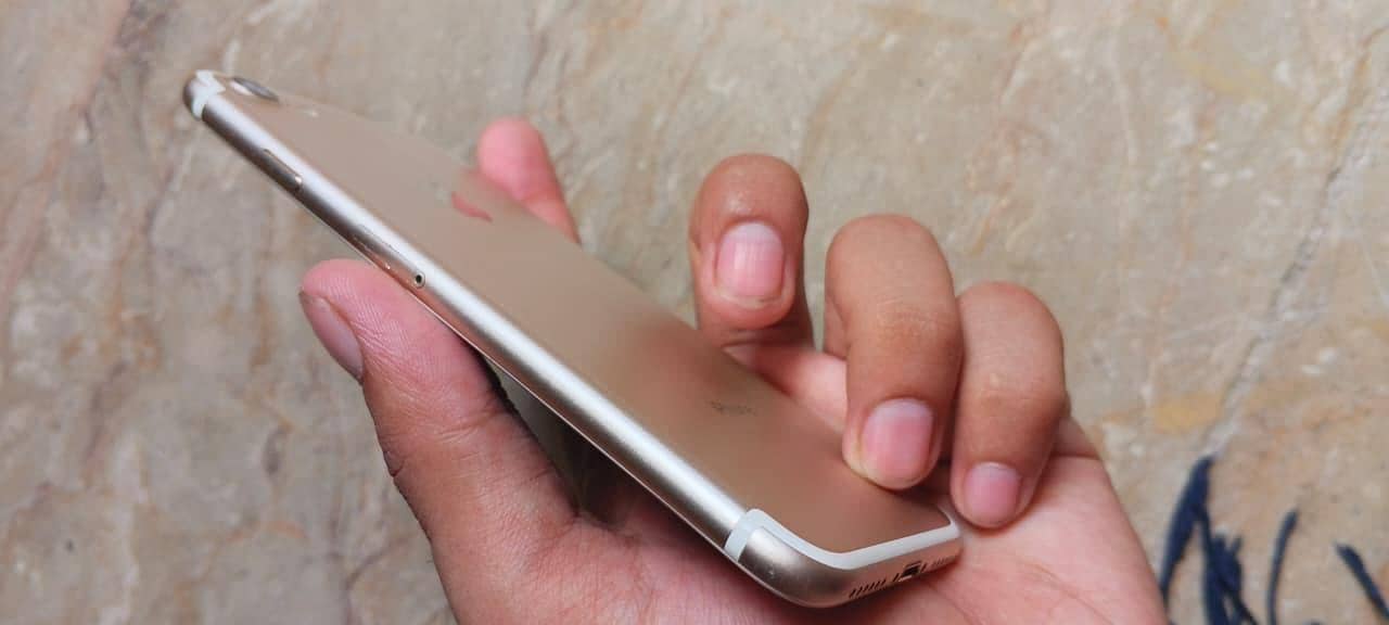 Apple iPhone 7 3
