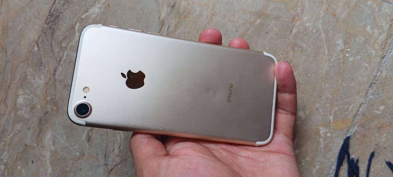 Apple iPhone 7 4