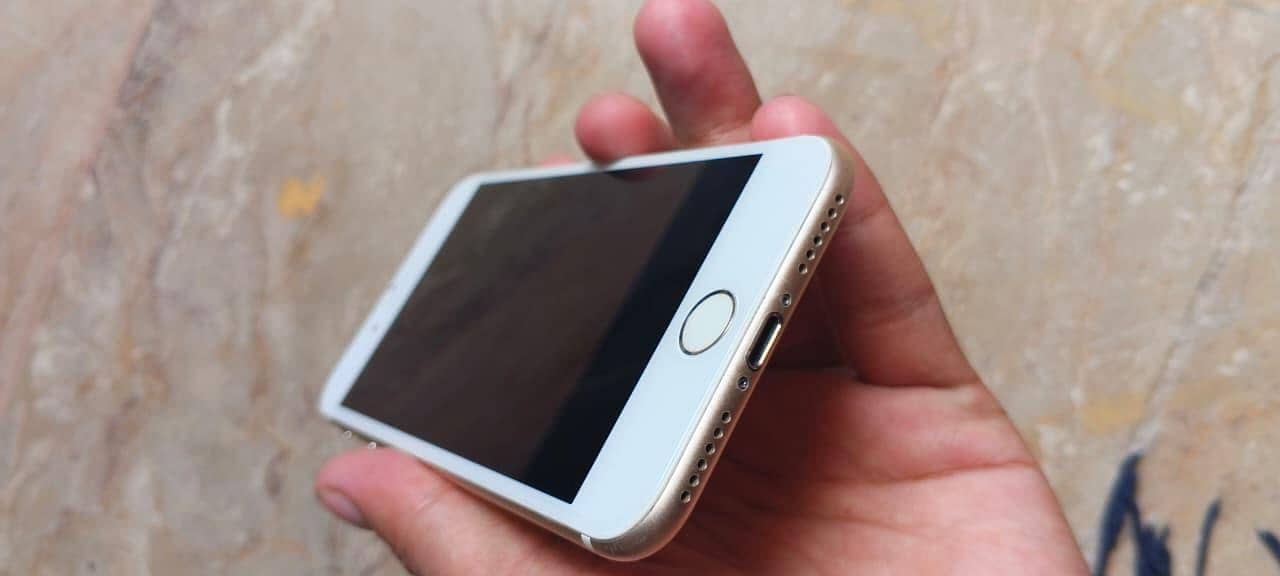 Apple iPhone 7 5