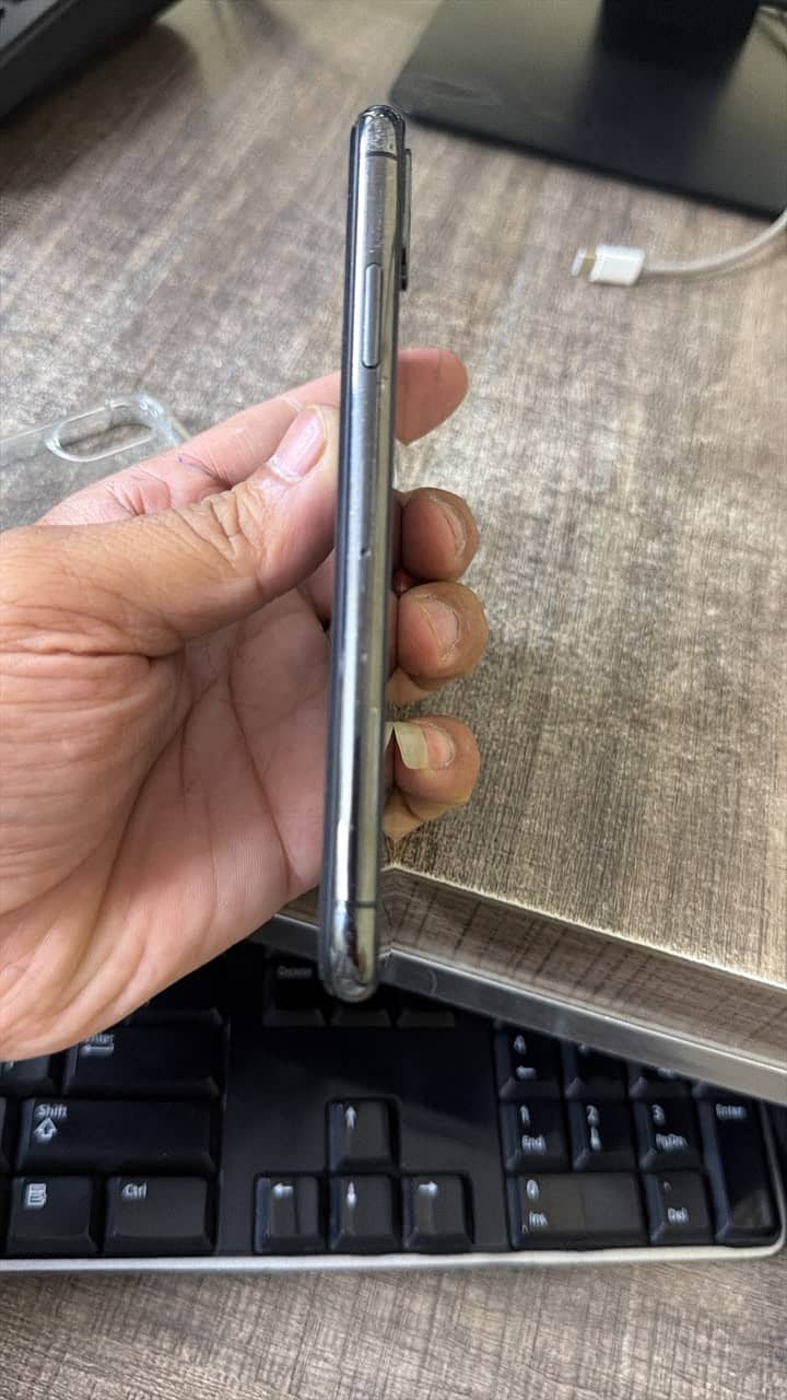 Apple iPhone X 2