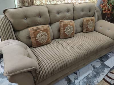 7-seater Sofa Set for 35000 Rs