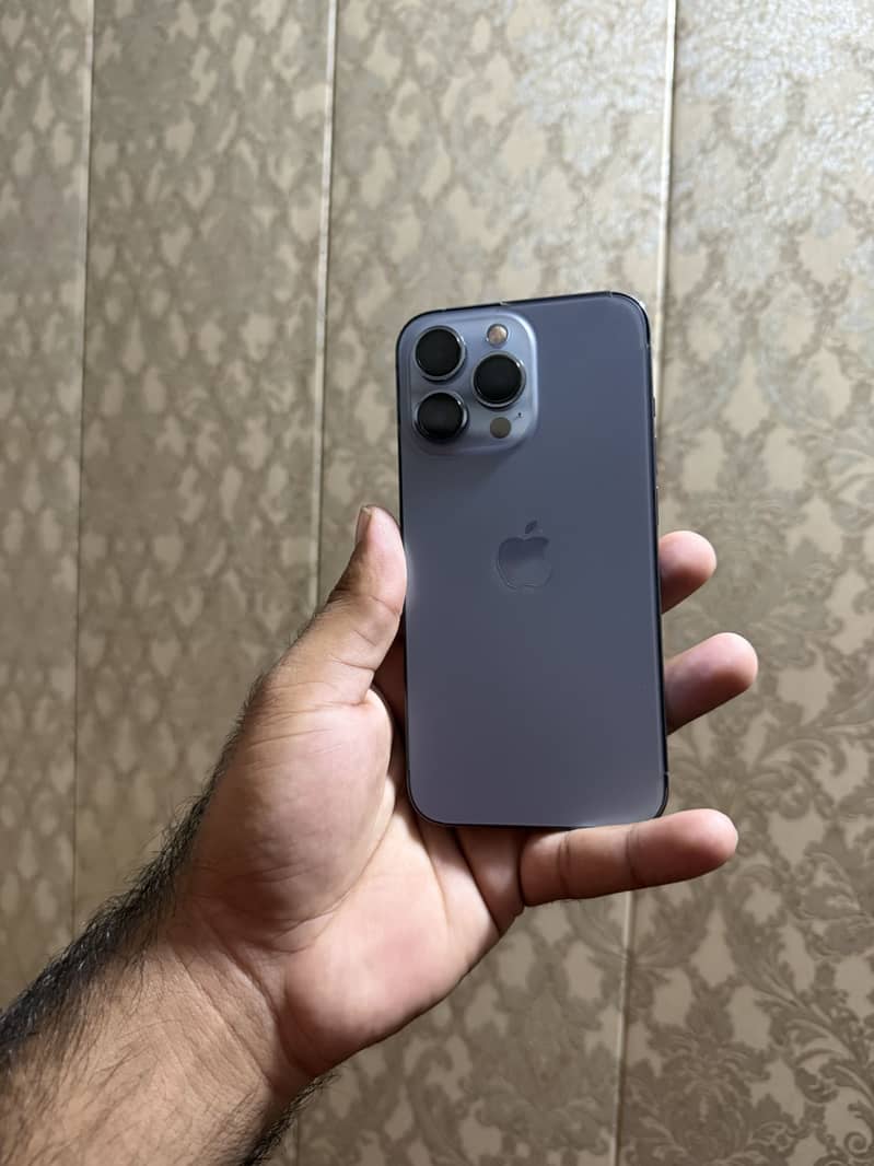 Apple iPhone 13 Pro 2