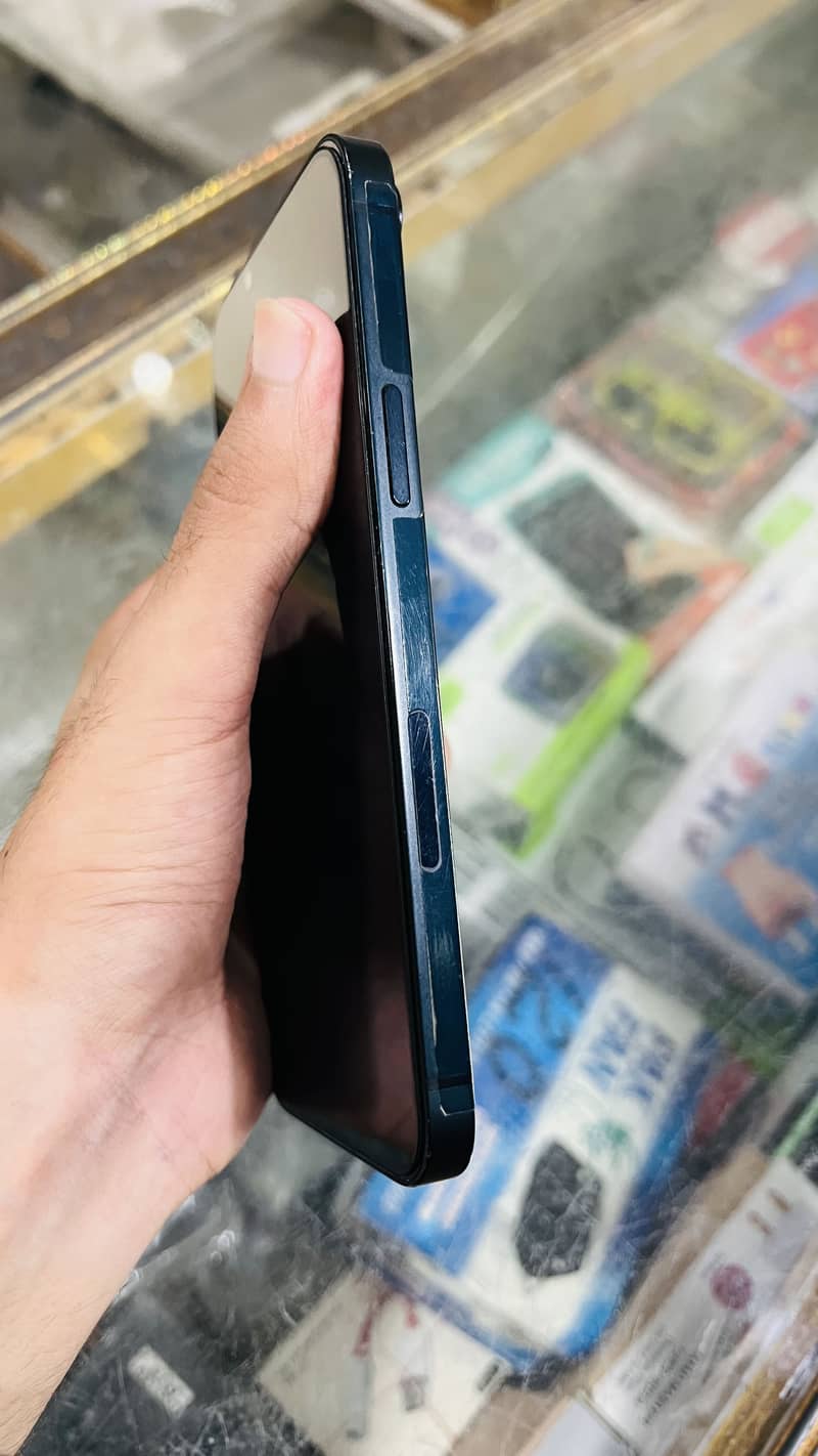 Apple iPhone 14 plus 3