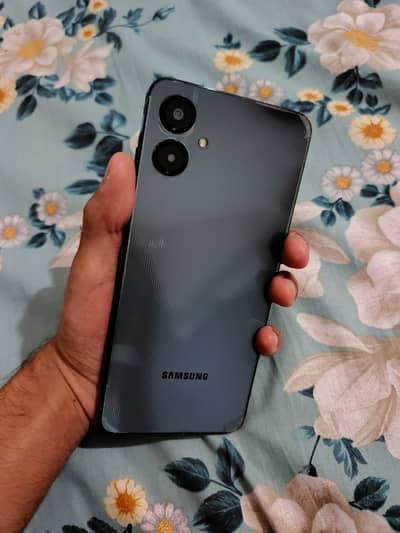 Samsung Mobile A06 4/64.
