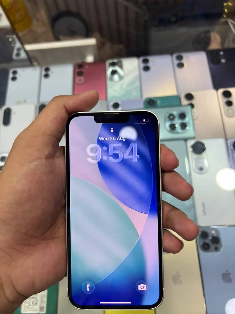 Apple iPhone 13 2