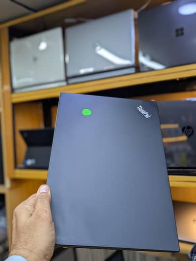 Lenovo Think pad X1 Carbon i5 8 Gen 8 Ram 256 gb ssd
