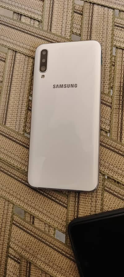 Samsung Mobile A50