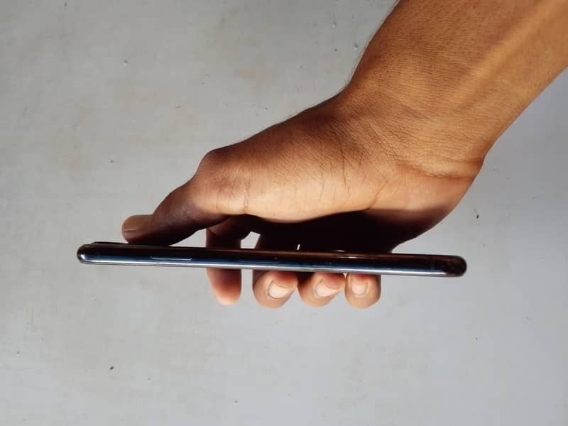 Apple iPhone 11 Pro Max 3