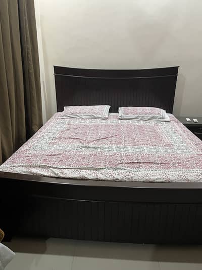 Complete bed set