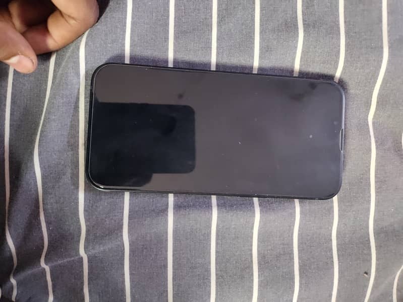 Apple iPhone 13 4
