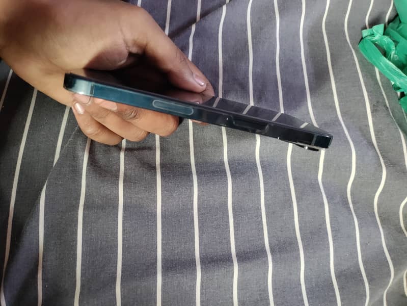 Apple iPhone 13 10