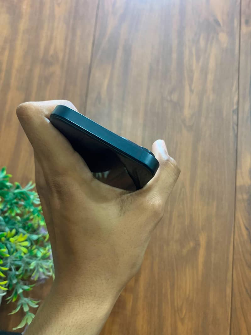Apple iPhone 14 6