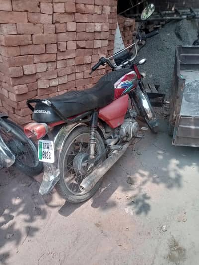 pak hero bike chalny mai boht achi engine bilkul fit koi kam ni hone w