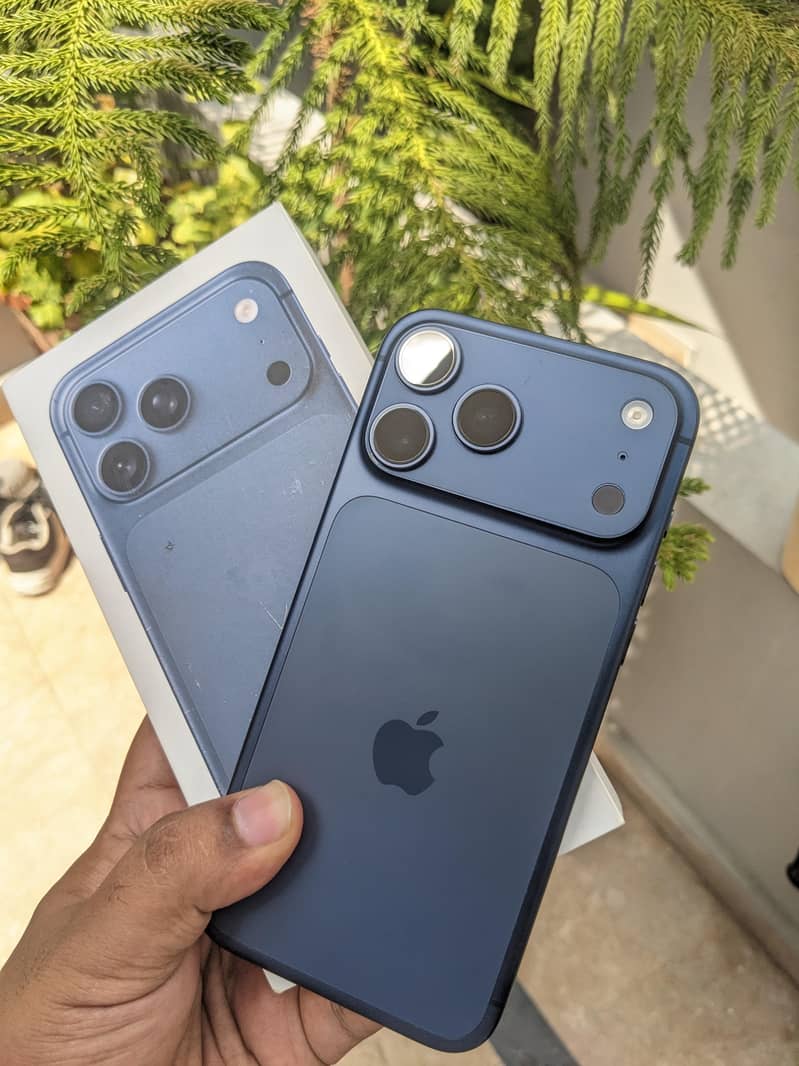Apple iPhone 17 Pro Max 0