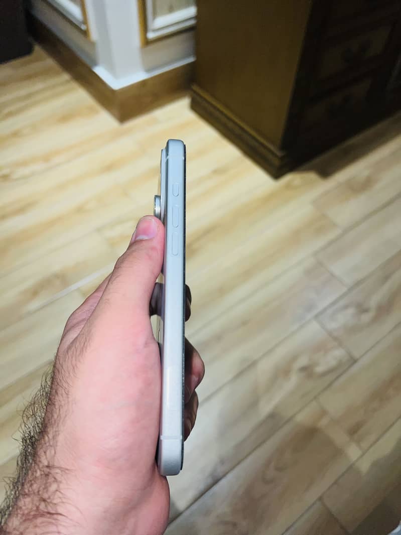 Apple iPhone 17 Pro Max 3