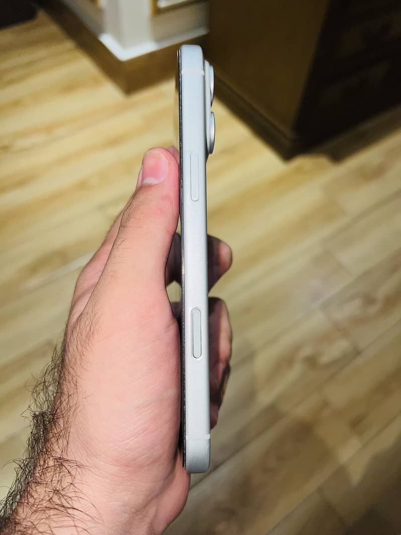 Apple iPhone 17 Pro Max 5