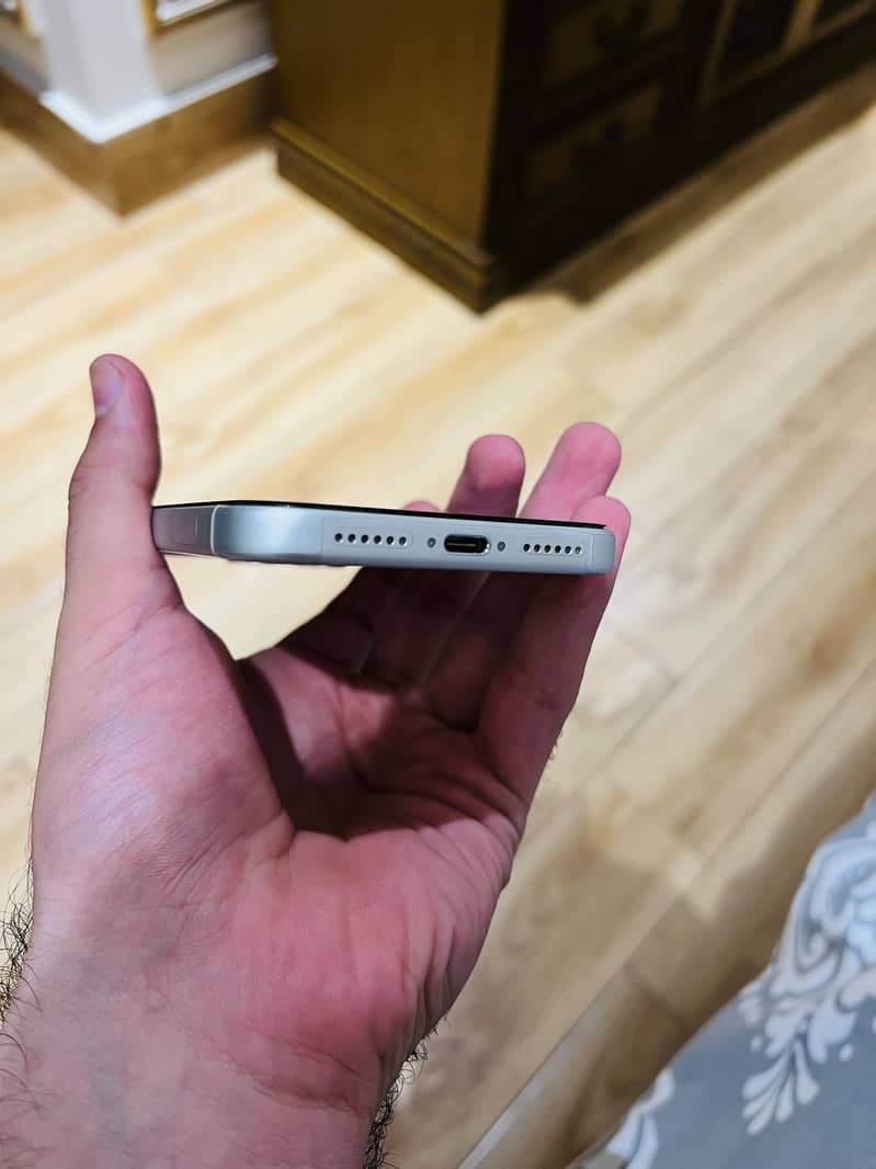 Apple iPhone 17 Pro Max 6