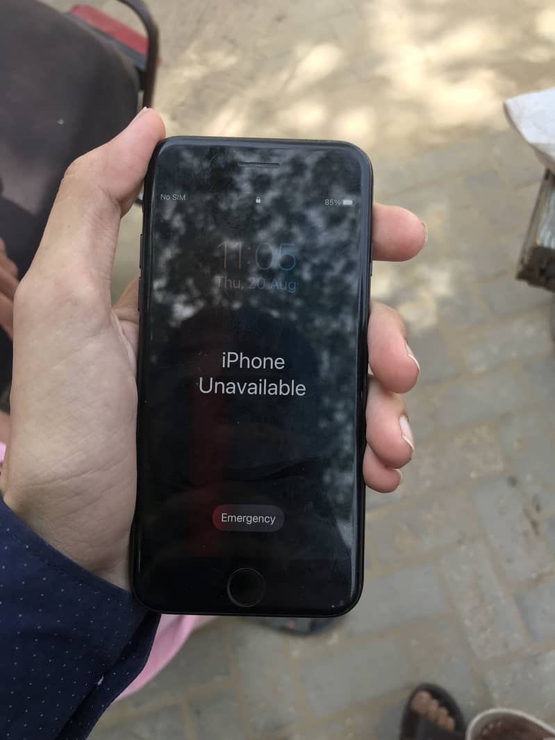 Apple iPhone 7 0