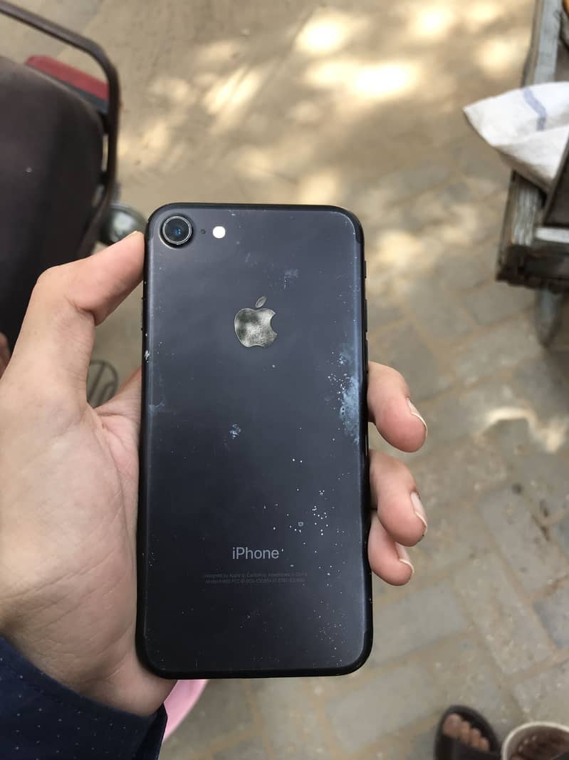 Apple iPhone 7 2