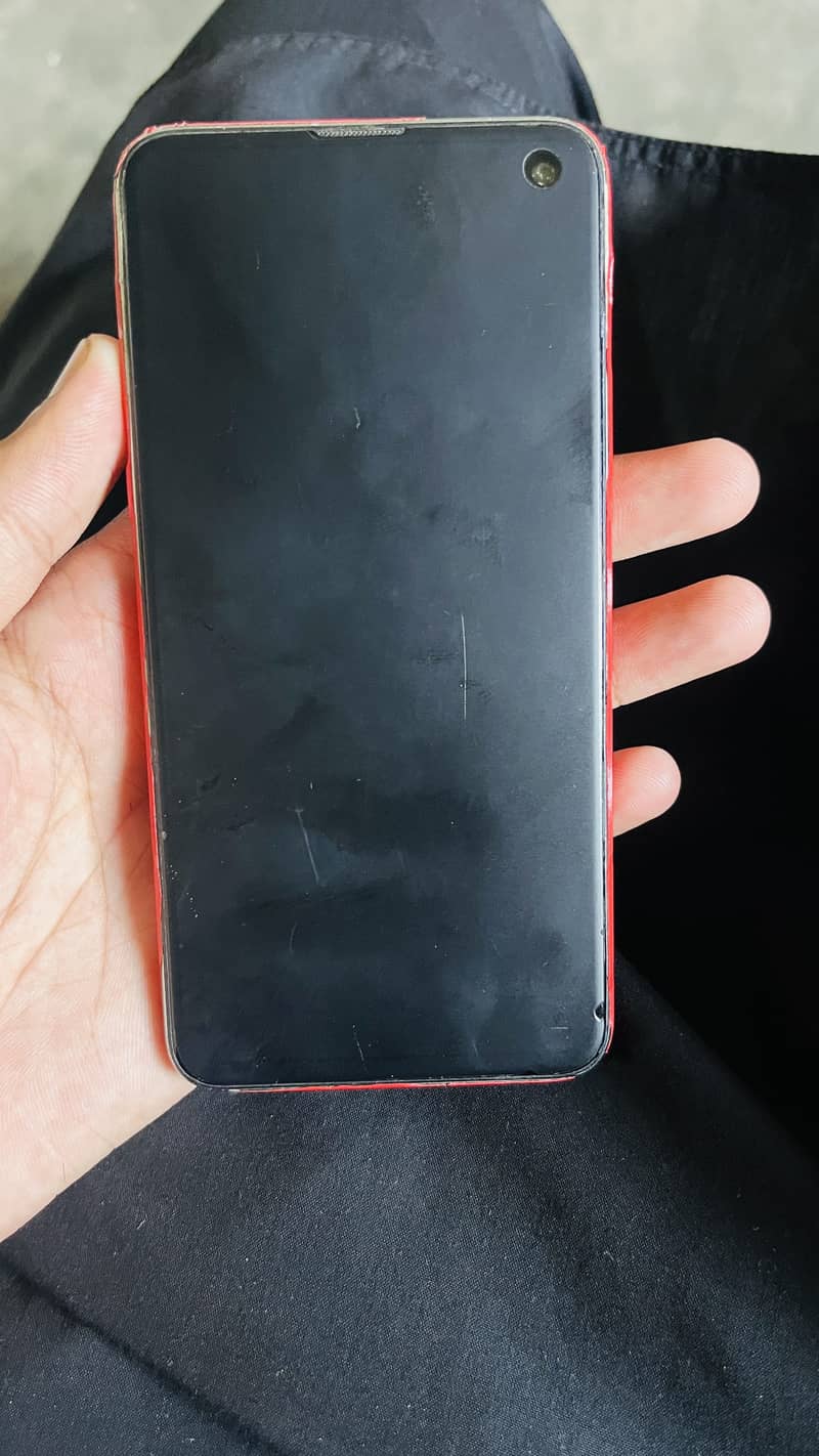 Samsung s10e 4