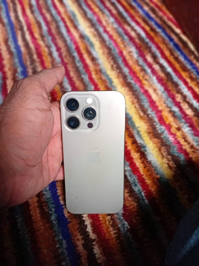iPhone 16 Pro JV 0
