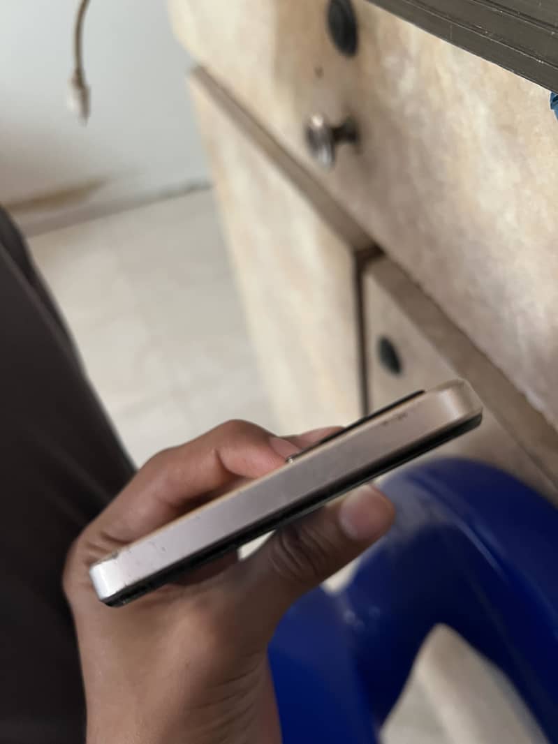 OPPO A77s 1