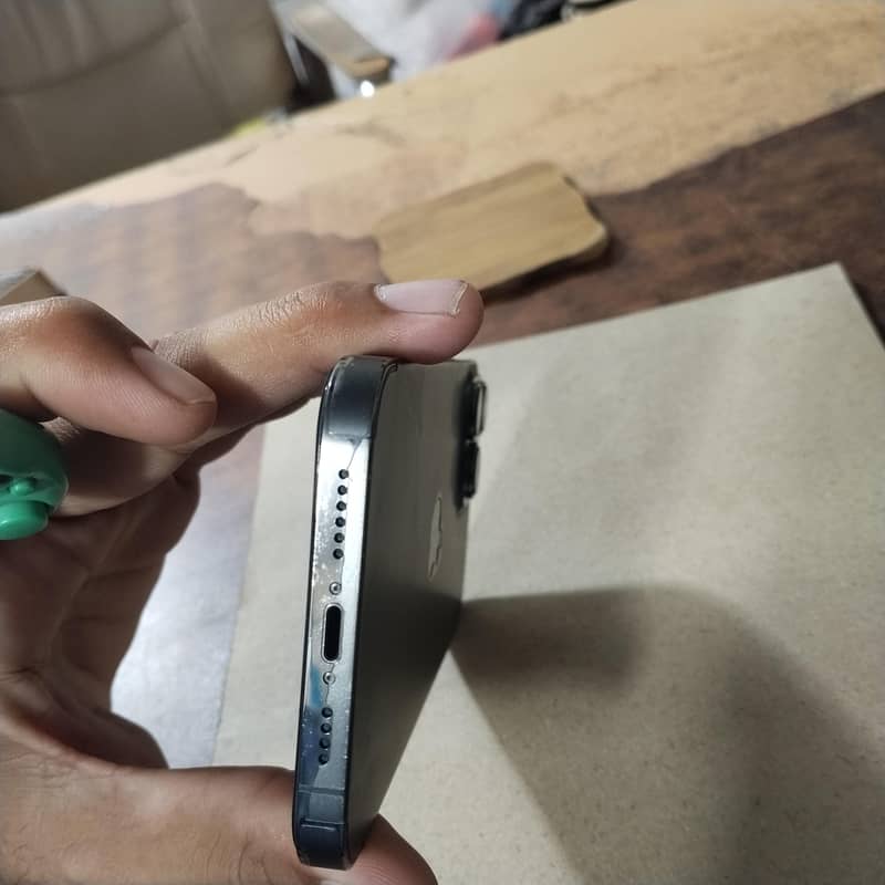 Apple iPhone 13 Pro Max 2