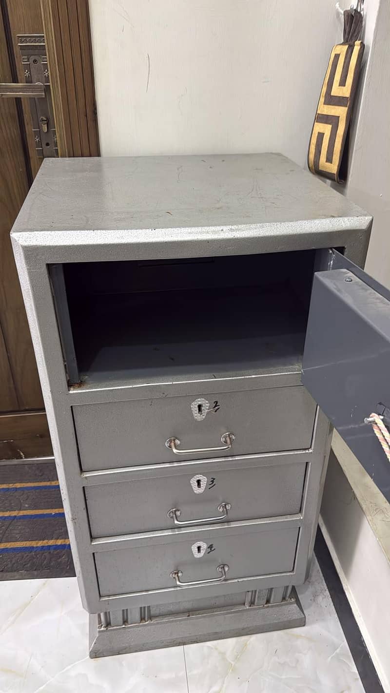 safe cabinet  3