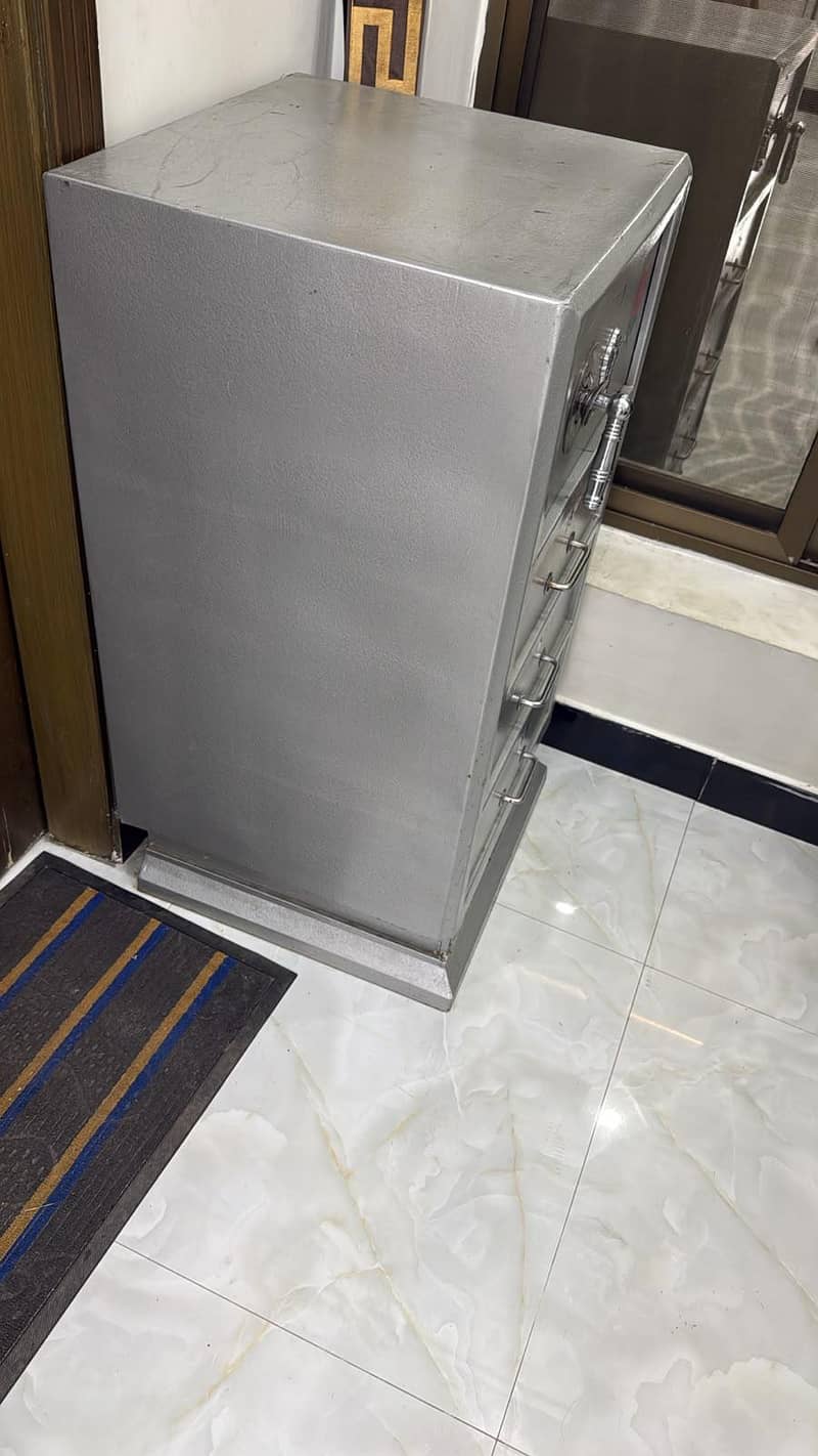 safe cabinet  4