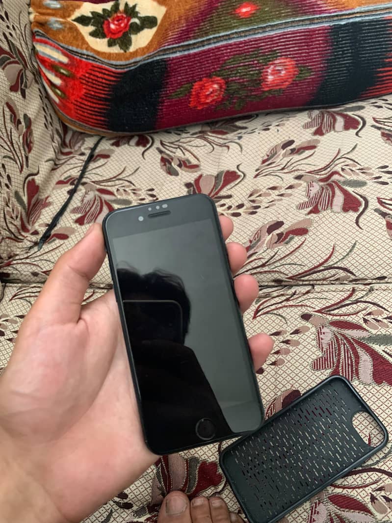 Apple iPhone SE 3 0