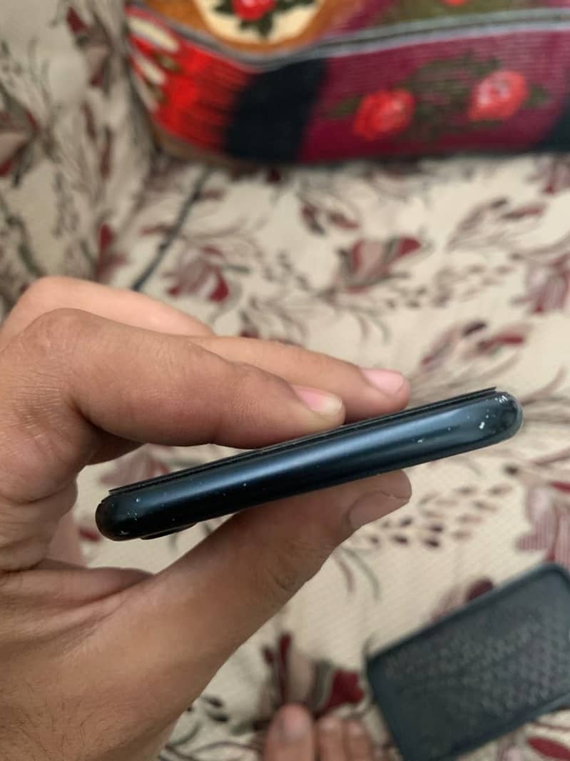 Apple iPhone SE 3 4