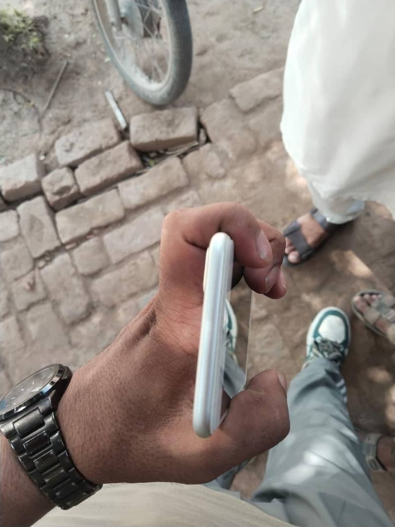 Apple iPhone 7 Plus 1