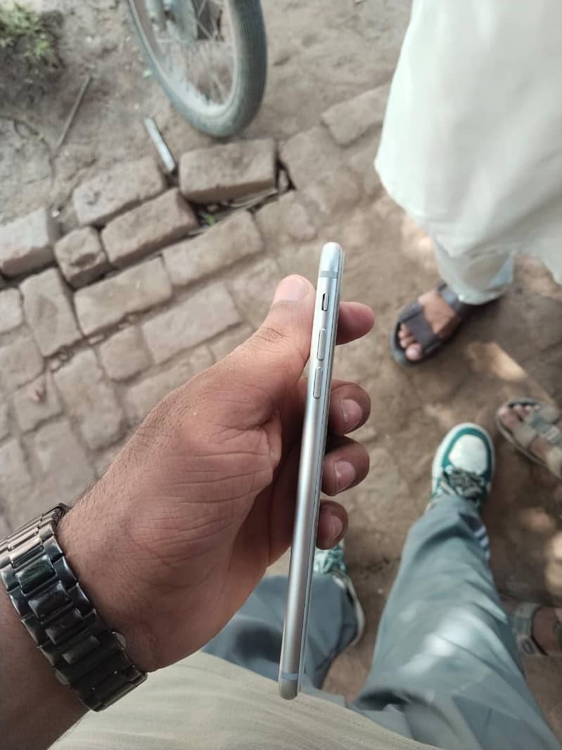 Apple iPhone 7 Plus 2