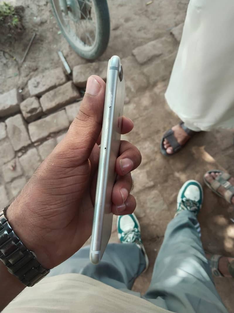 Apple iPhone 7 Plus 3