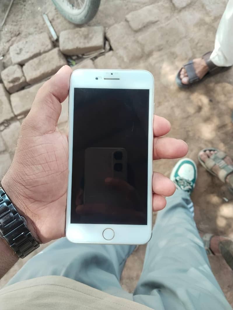 Apple iPhone 7 Plus 5