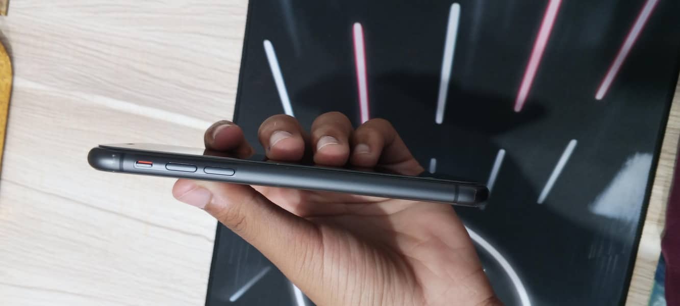 Apple iPhone 11 3