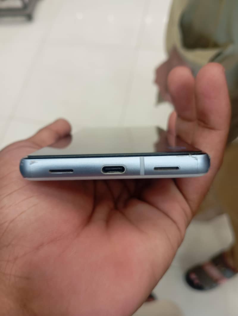 Google Pixel 7a 2