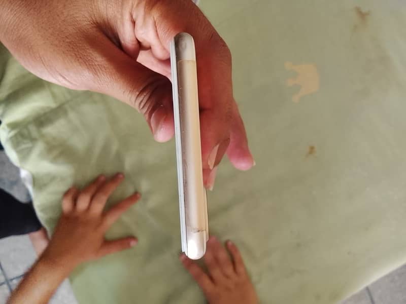 Apple iPhone 7 Plus 2