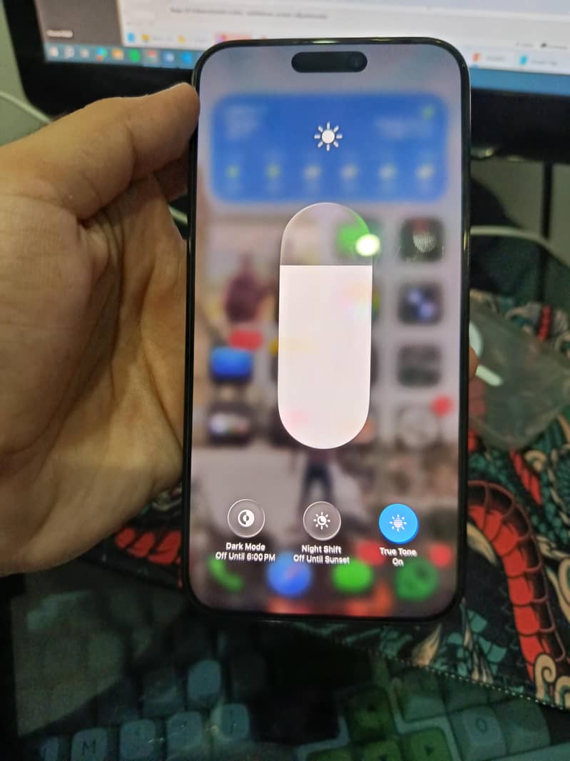 Apple iPhone 15 Pro Max 1