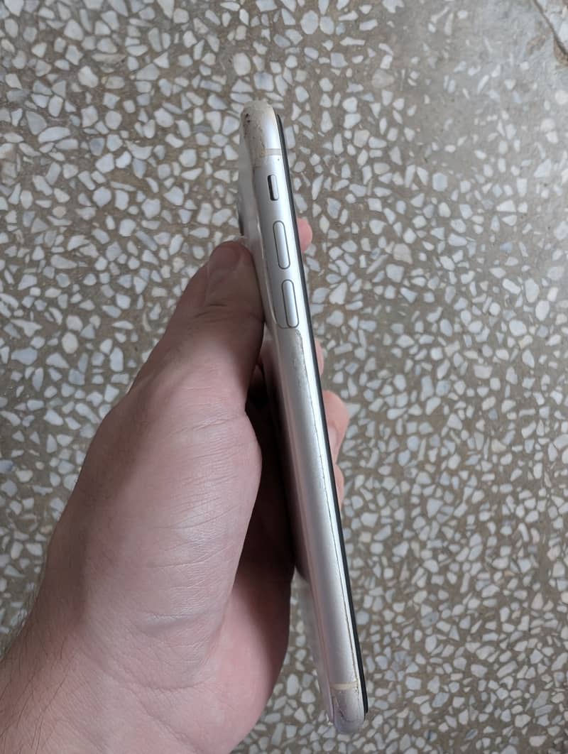 Apple iPhone 11 2
