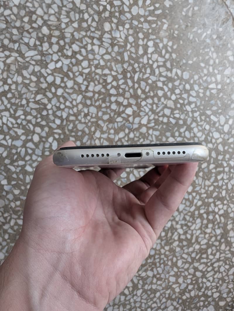 Apple iPhone 11 3