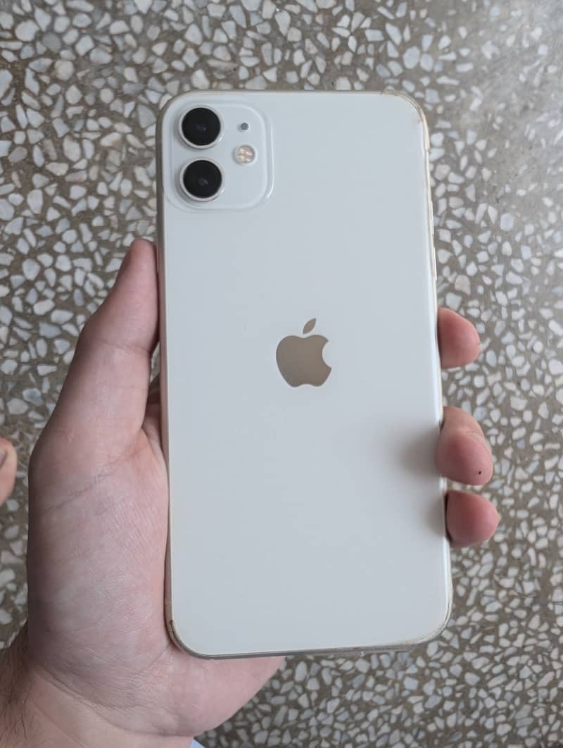 Apple iPhone 11 4