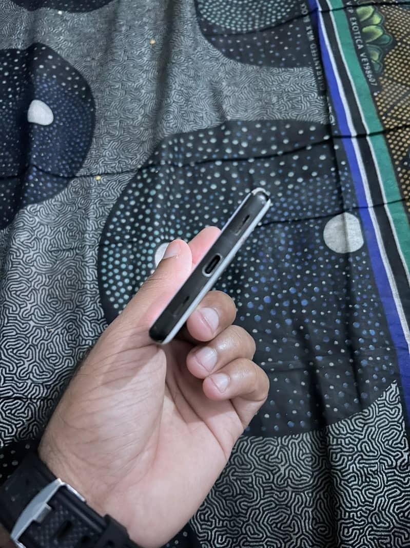 Google Pixel 6a 5