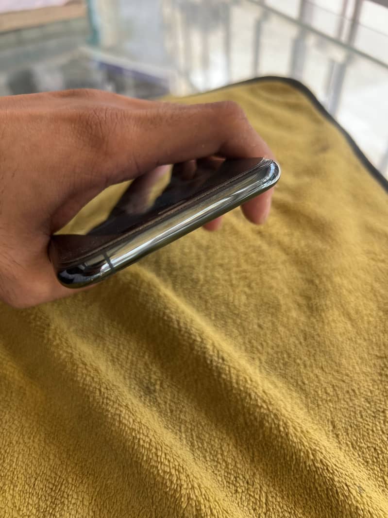 Apple iPhone 11 Pro Max 5