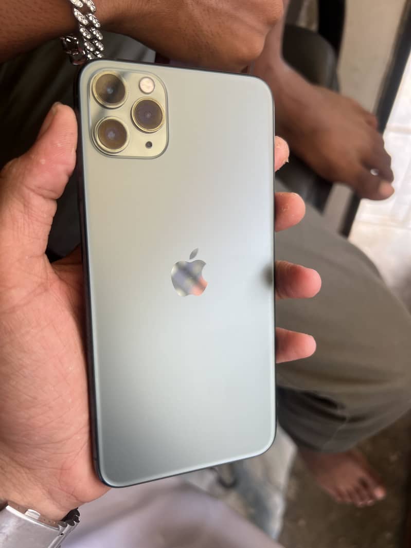 Apple iPhone 11 Pro Max 6