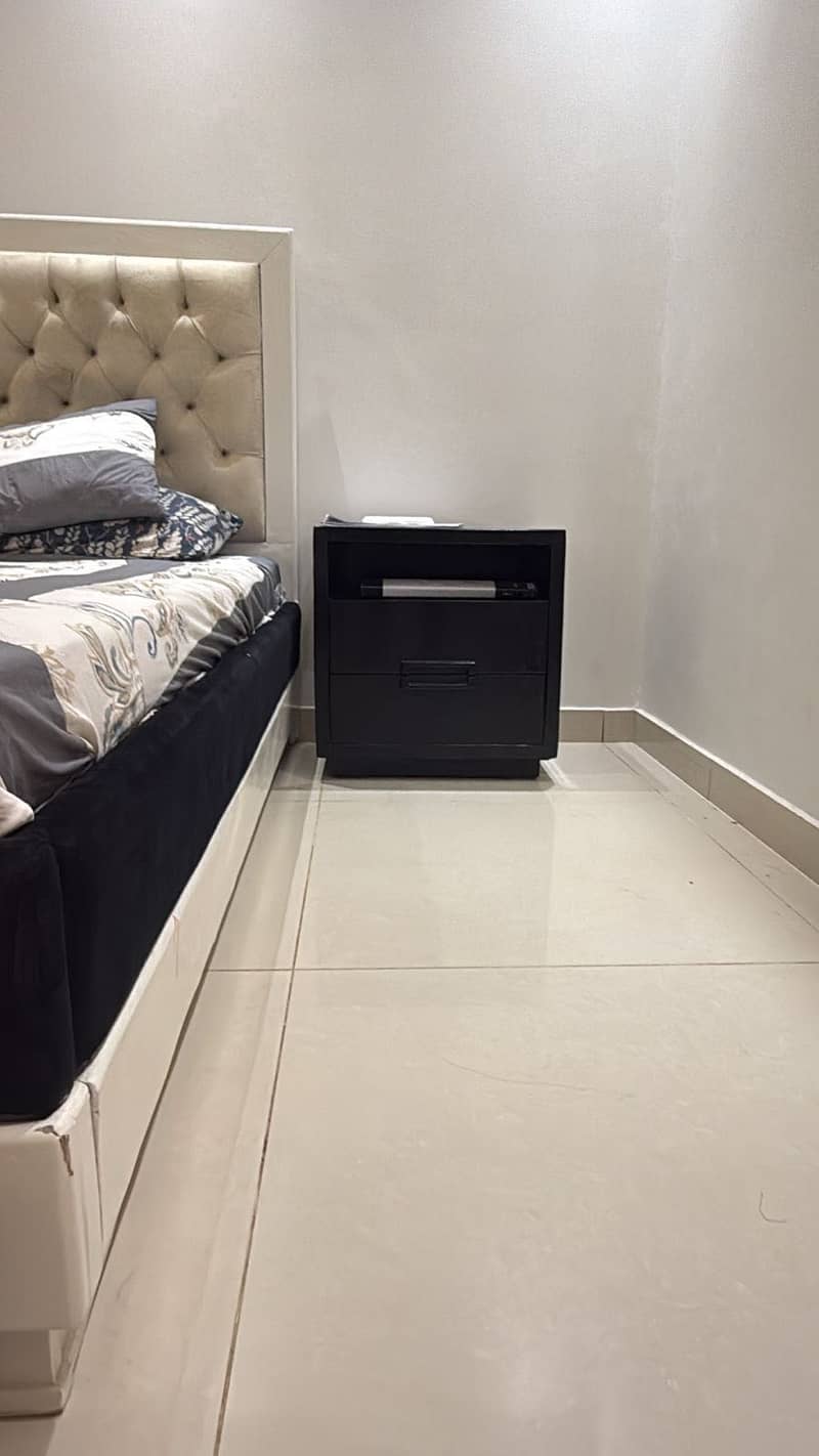Bed with two side tables 1