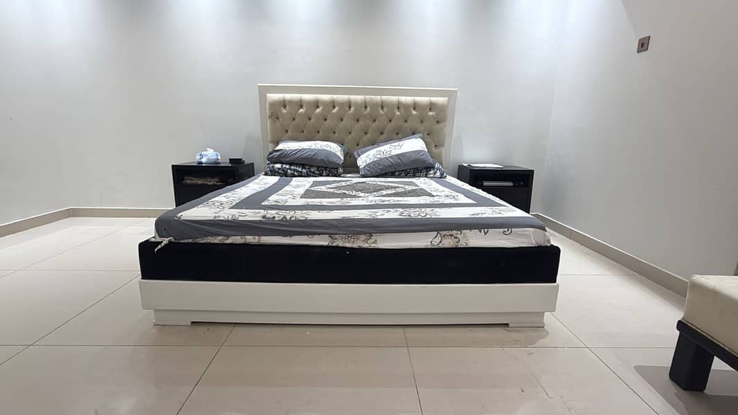 Bed with two side tables 2