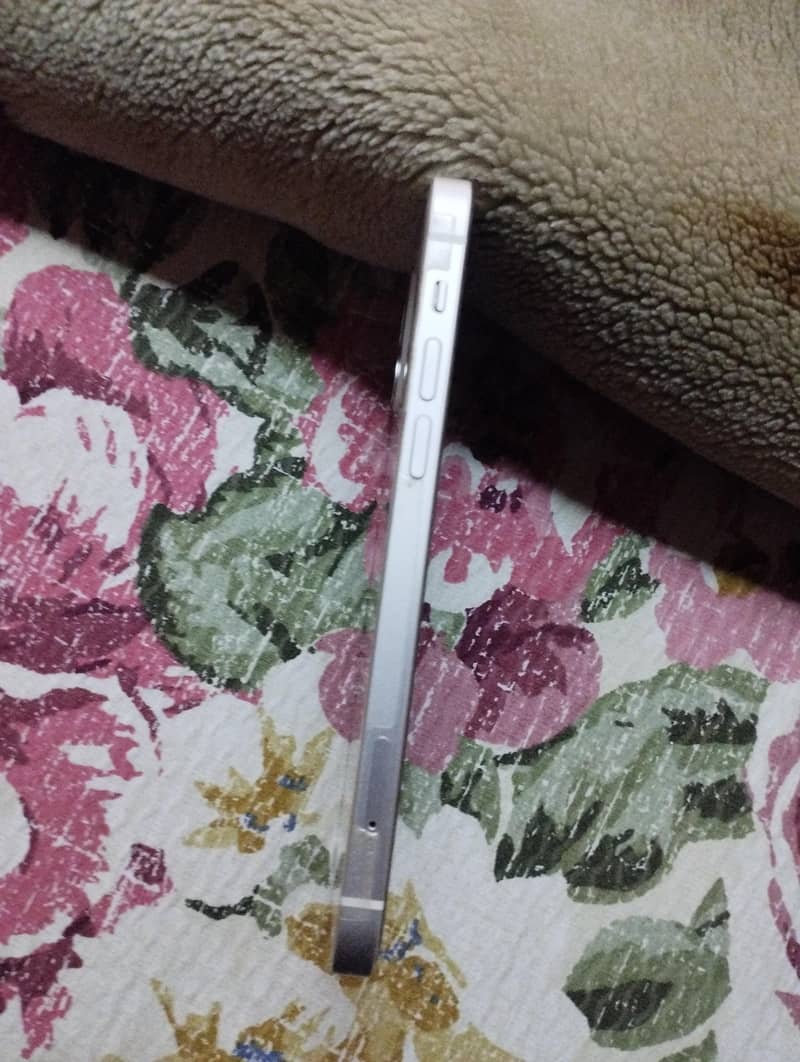 iPhone 12 3