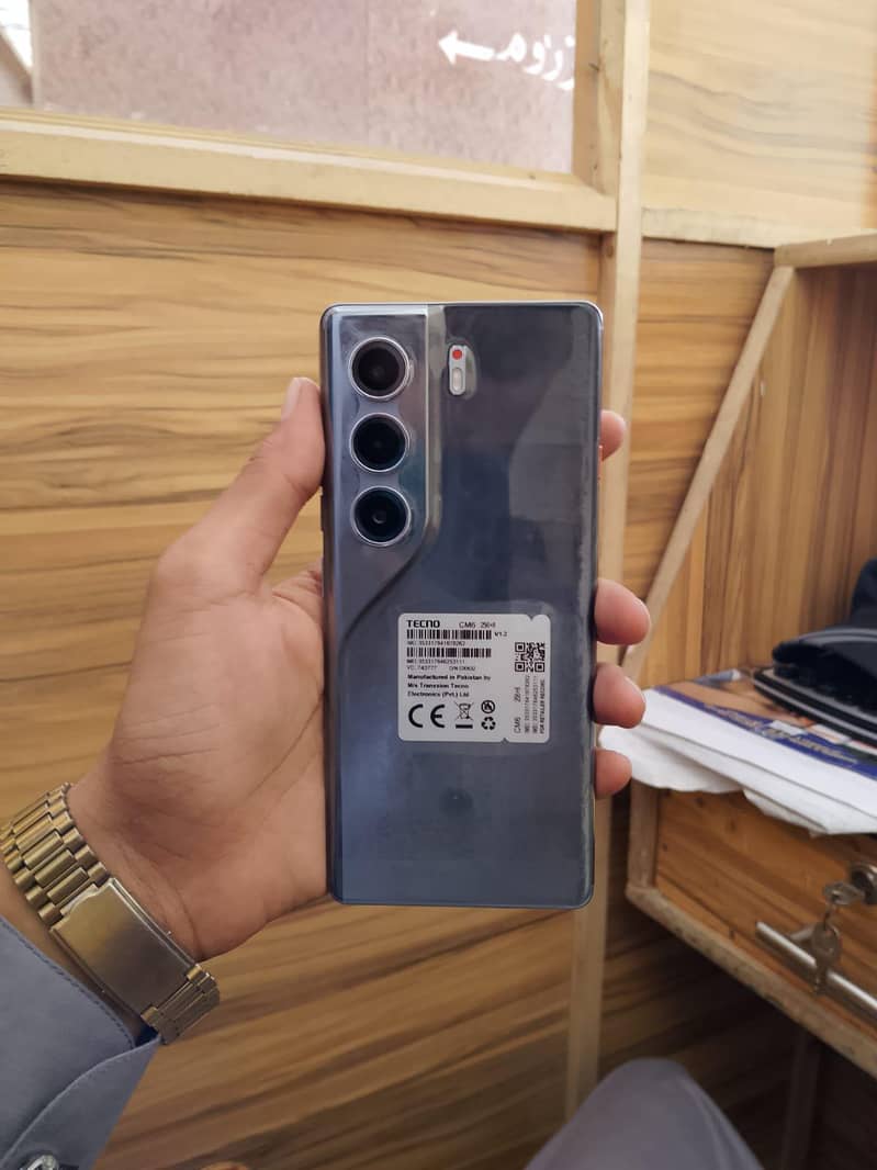 Tecno CAMON 40 0