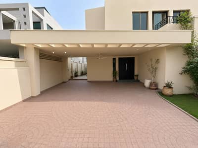 Prime Location 1 Kanal Livable House in HH Block, DHA Phase 4 Unbeatable Price!
